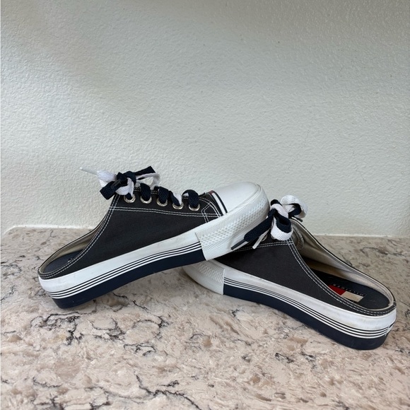 Y2K Tommy Hilfiger Navy and White Women's Slip On Sneakers - Picture 3 of 7